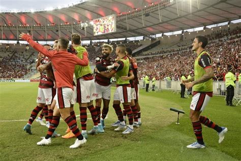Flamengo x São Paulo: Fla domina e vence por 3 a 1 no .